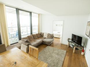 Rojen Apartments Docklands Londra Esterno foto